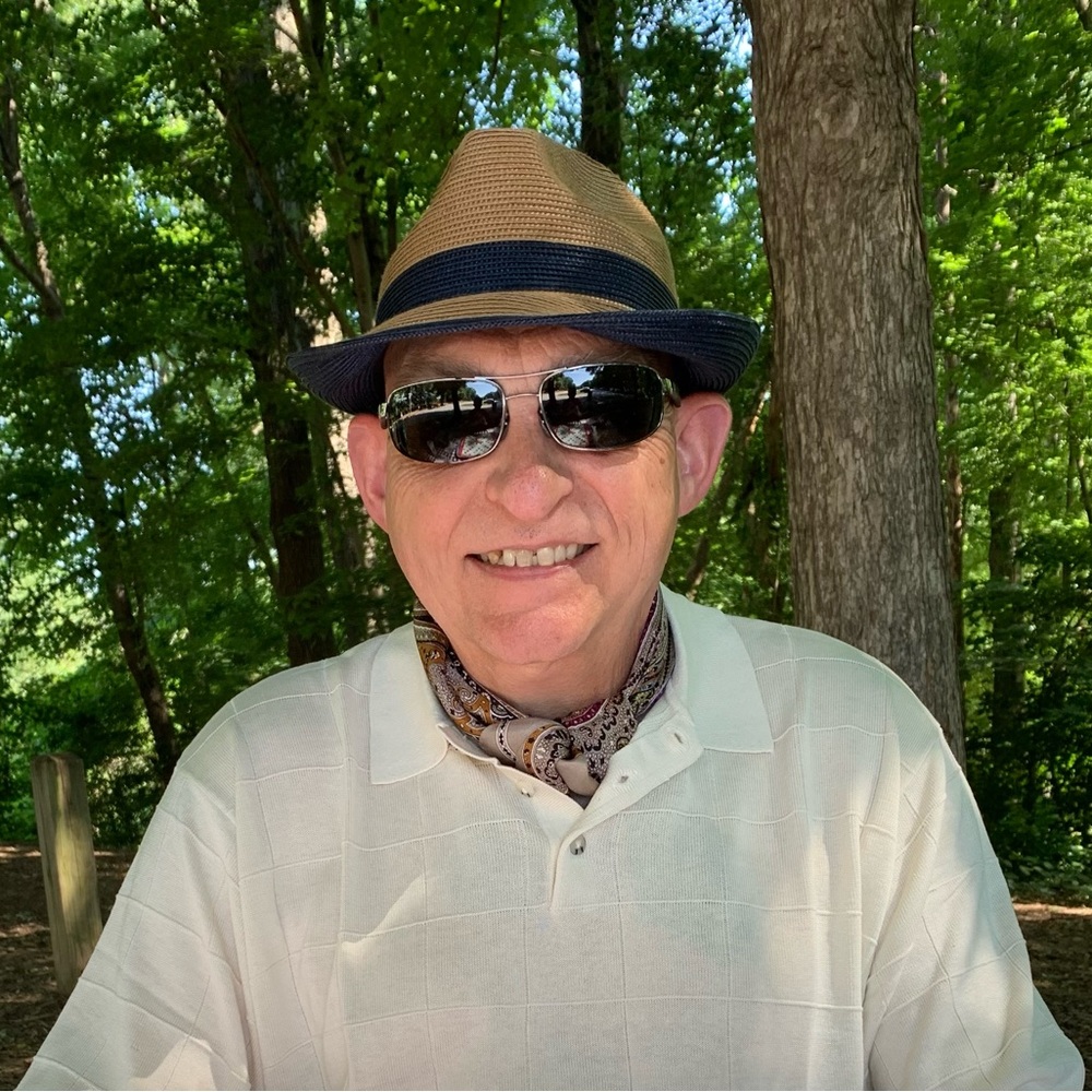 Meet your Posher, Dennis